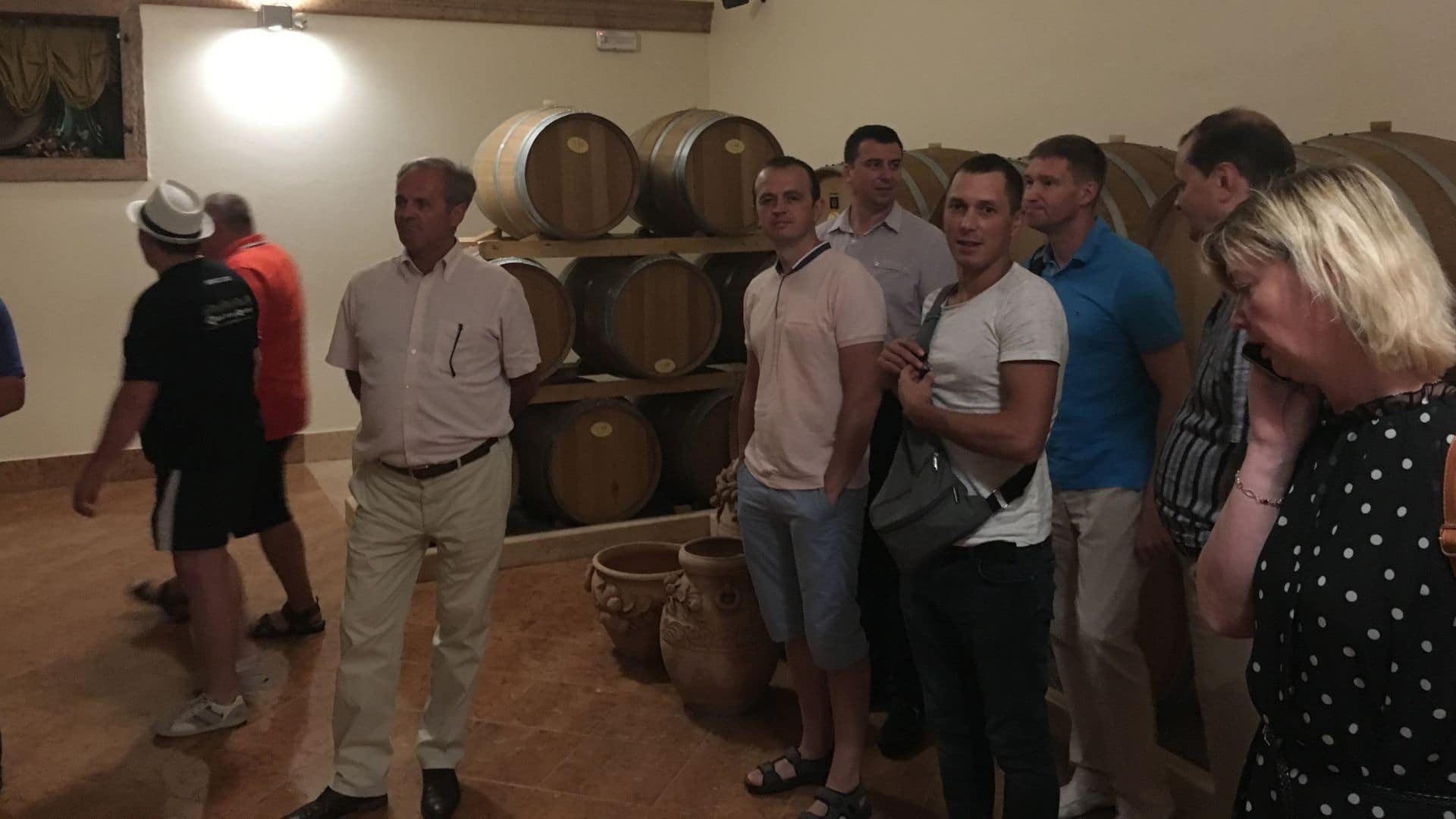 Il nostro partner dall'Ucraina durante la visita a Cottini in Valpolicella accompagnati dal proprietario della cantina.